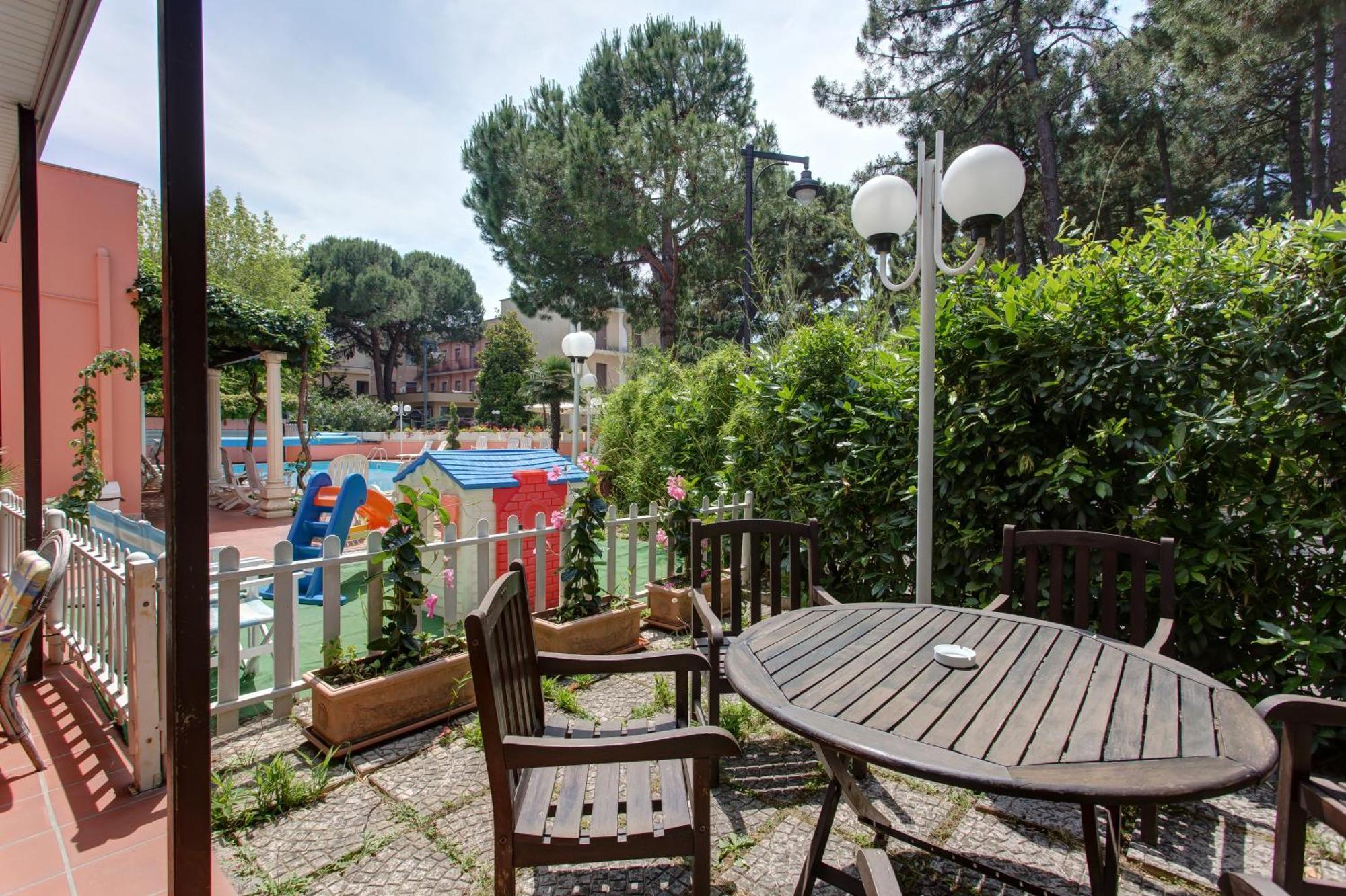 Hotel Meeting Cesenatico Εξωτερικό φωτογραφία