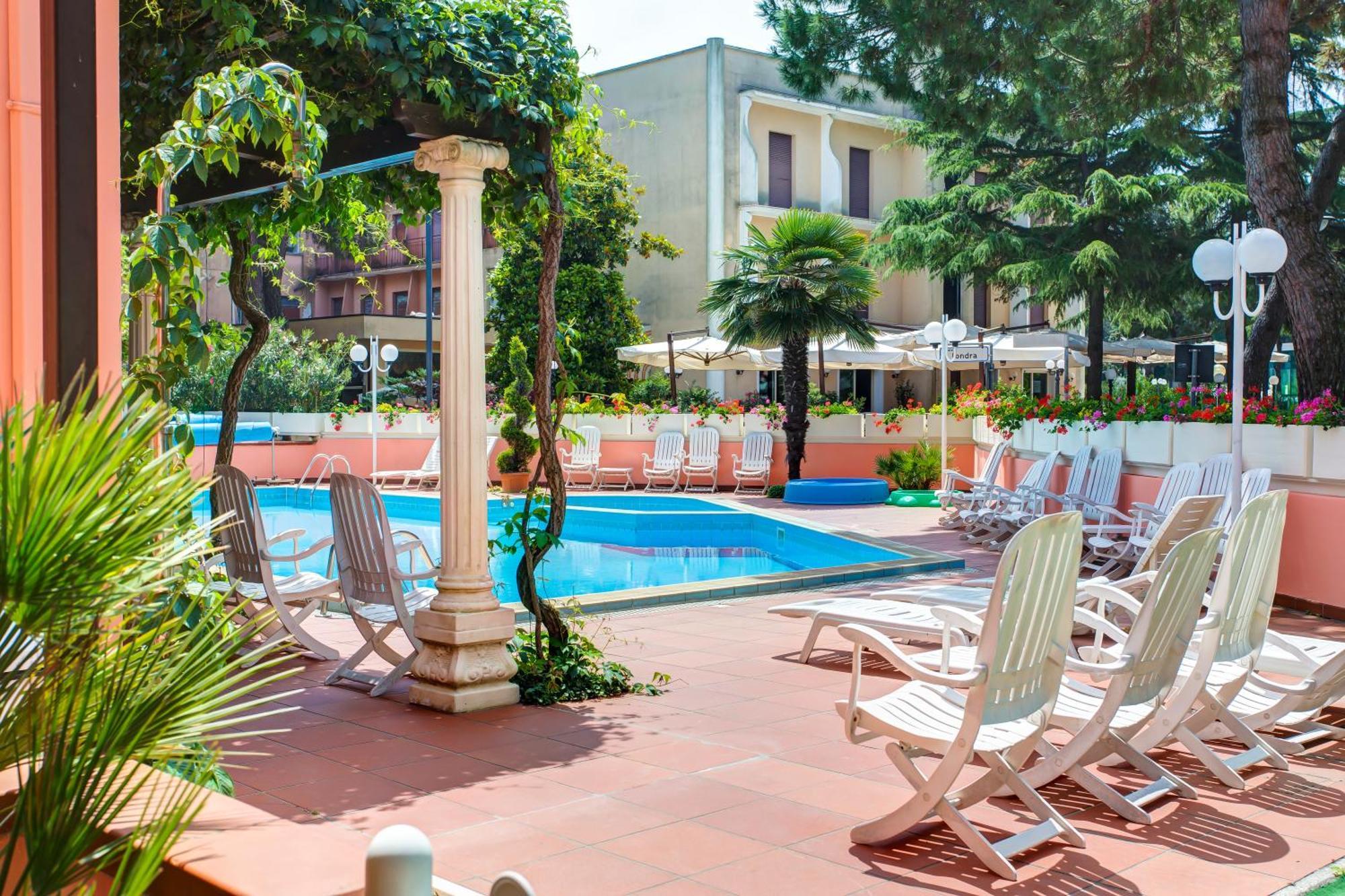Hotel Meeting Cesenatico Εξωτερικό φωτογραφία